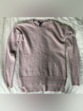 Aqua Cashmere Crewneck Sweater EUC